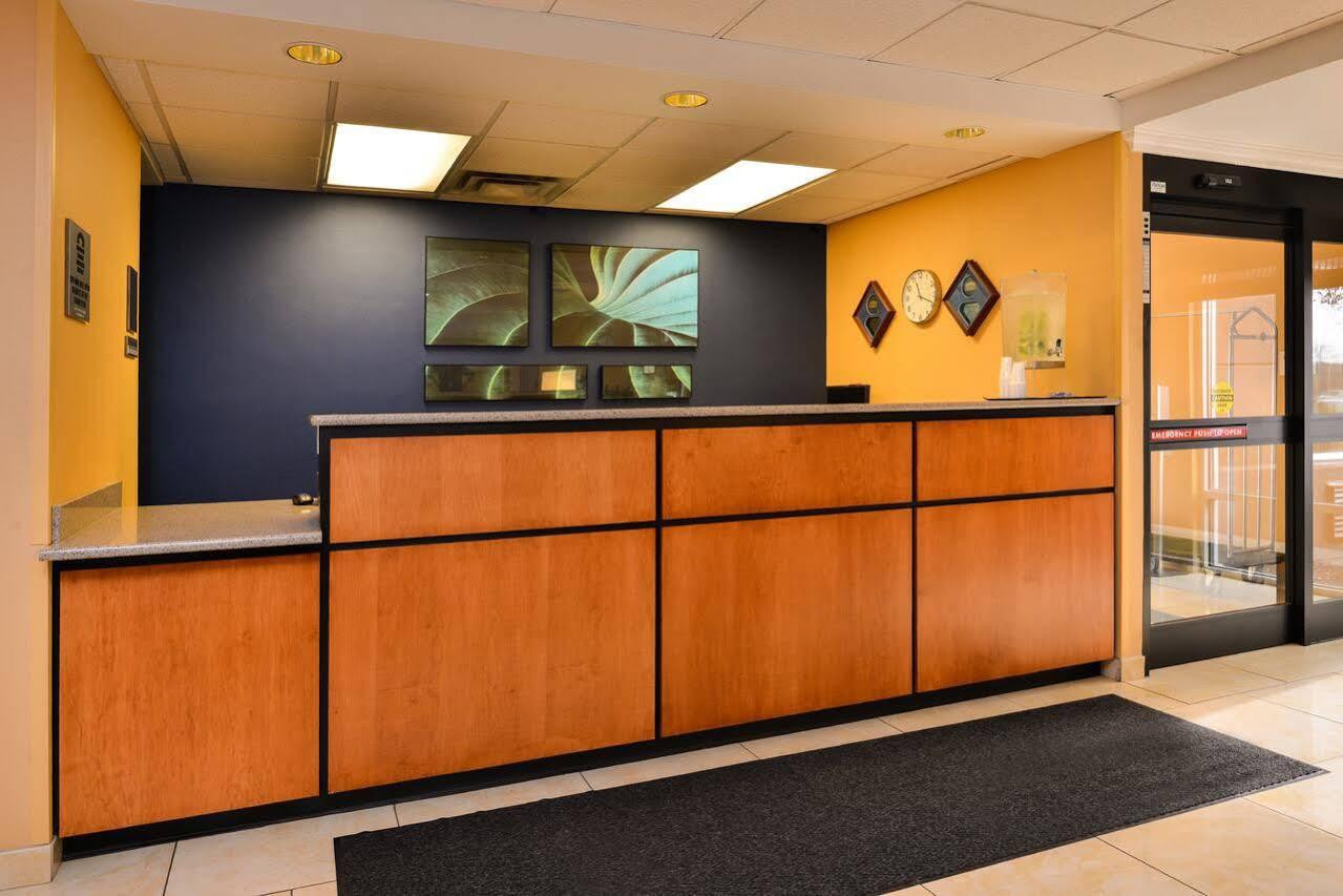 Holiday Inn Express Princeton By Ihg Exterior photo
